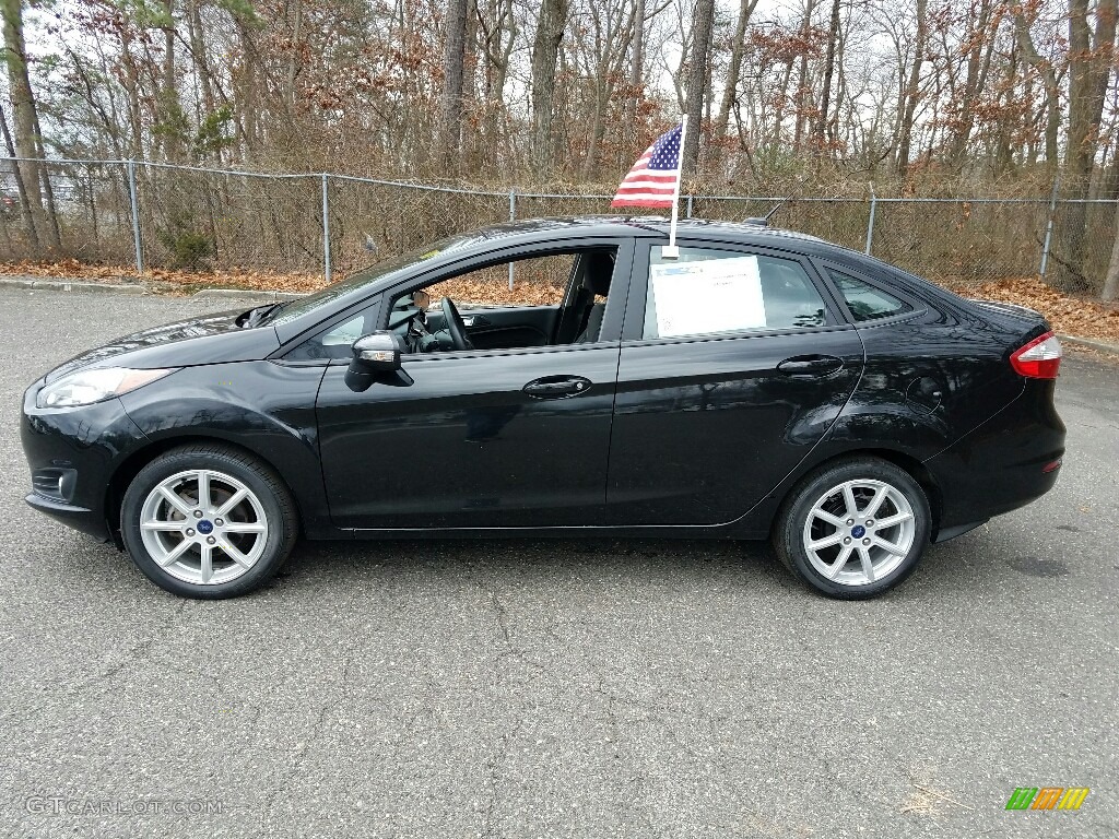 2015 Fiesta SE Sedan - Tuxedo Black Metallic / Charcoal Black photo #12