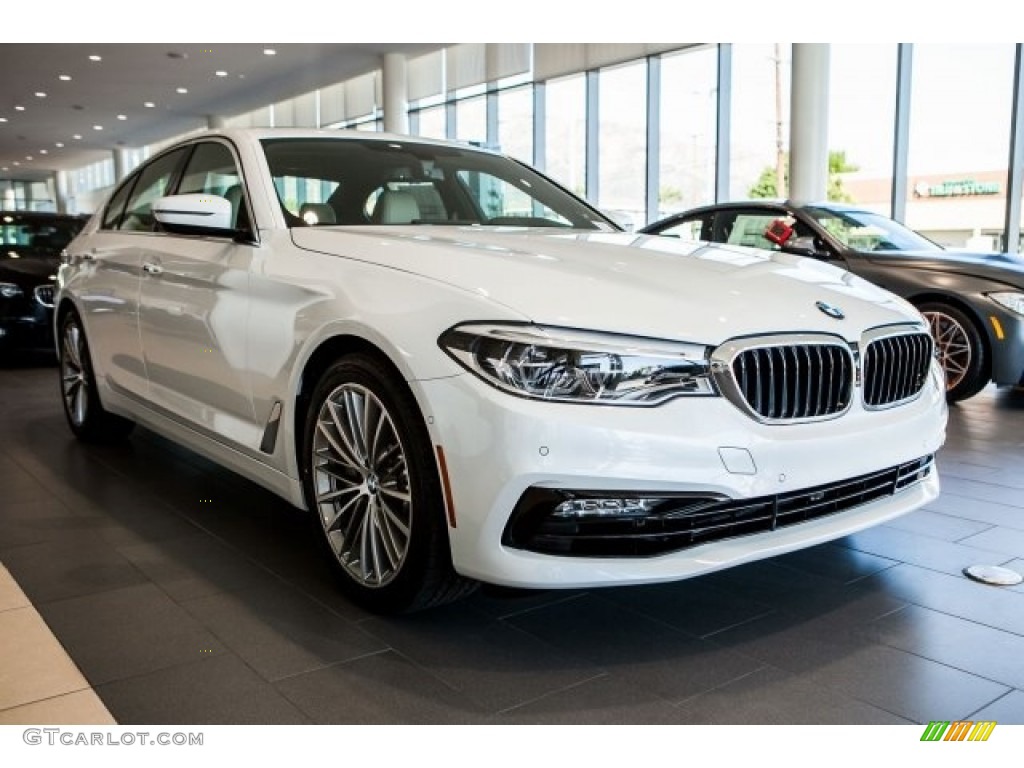 Mineral White Metallic 2017 BMW 5 Series 530i Sedan Exterior Photo #118386494