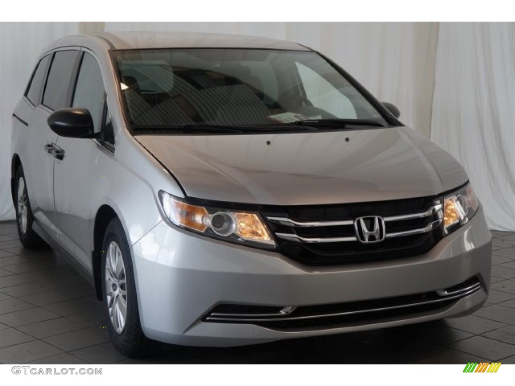 2017 Honda Odyssey LX Exterior Photos
