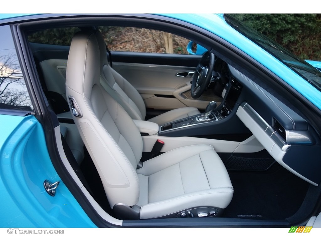 2017 Porsche 911 Carrera 4 Coupe Front Seat Photo #118387805