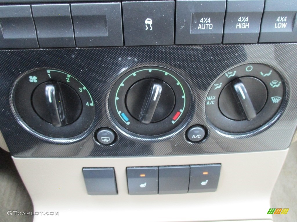 2007 Explorer XLT 4x4 - Dark Stone Metallic / Camel photo #18