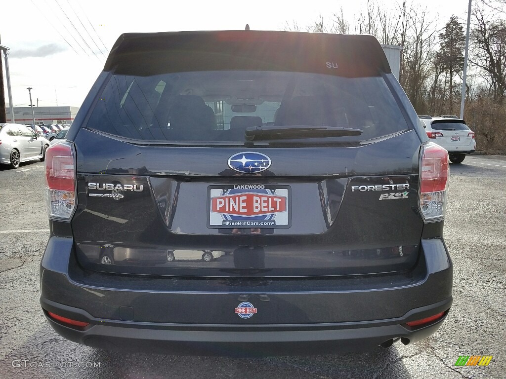2017 Forester 2.5i Premium - Dark Gray Metallic / Gray photo #5