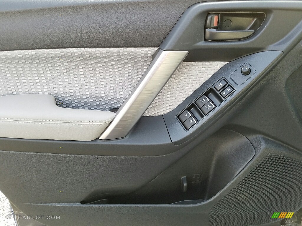 2017 Forester 2.5i Premium - Dark Gray Metallic / Gray photo #7