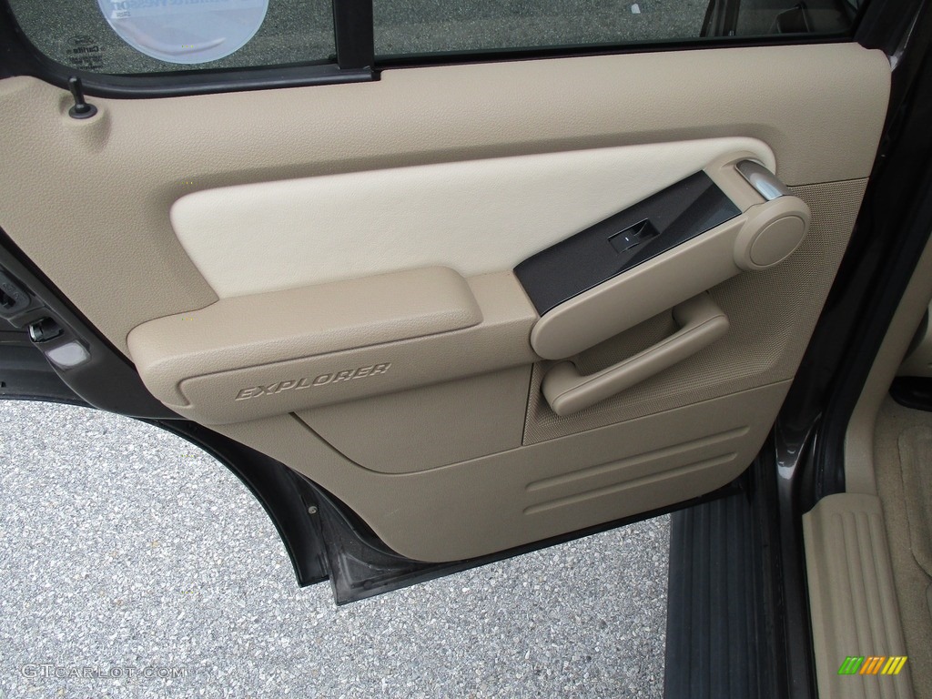 2007 Explorer XLT 4x4 - Dark Stone Metallic / Camel photo #29