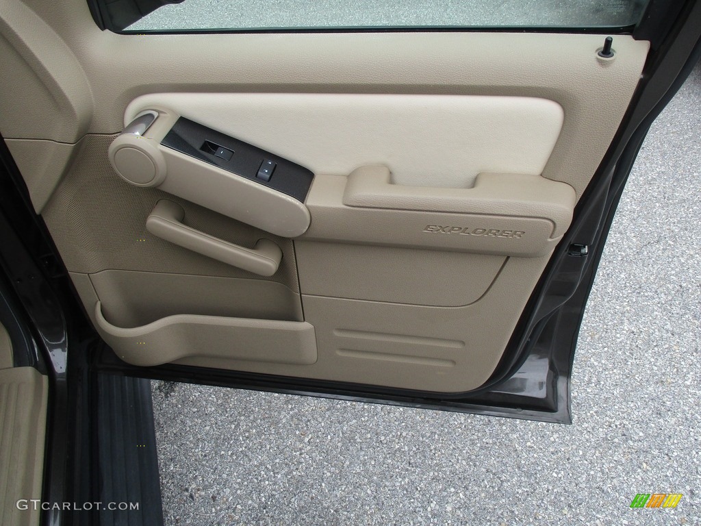 2007 Explorer XLT 4x4 - Dark Stone Metallic / Camel photo #30