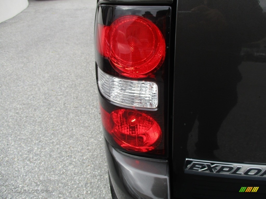 2007 Explorer XLT 4x4 - Dark Stone Metallic / Camel photo #38