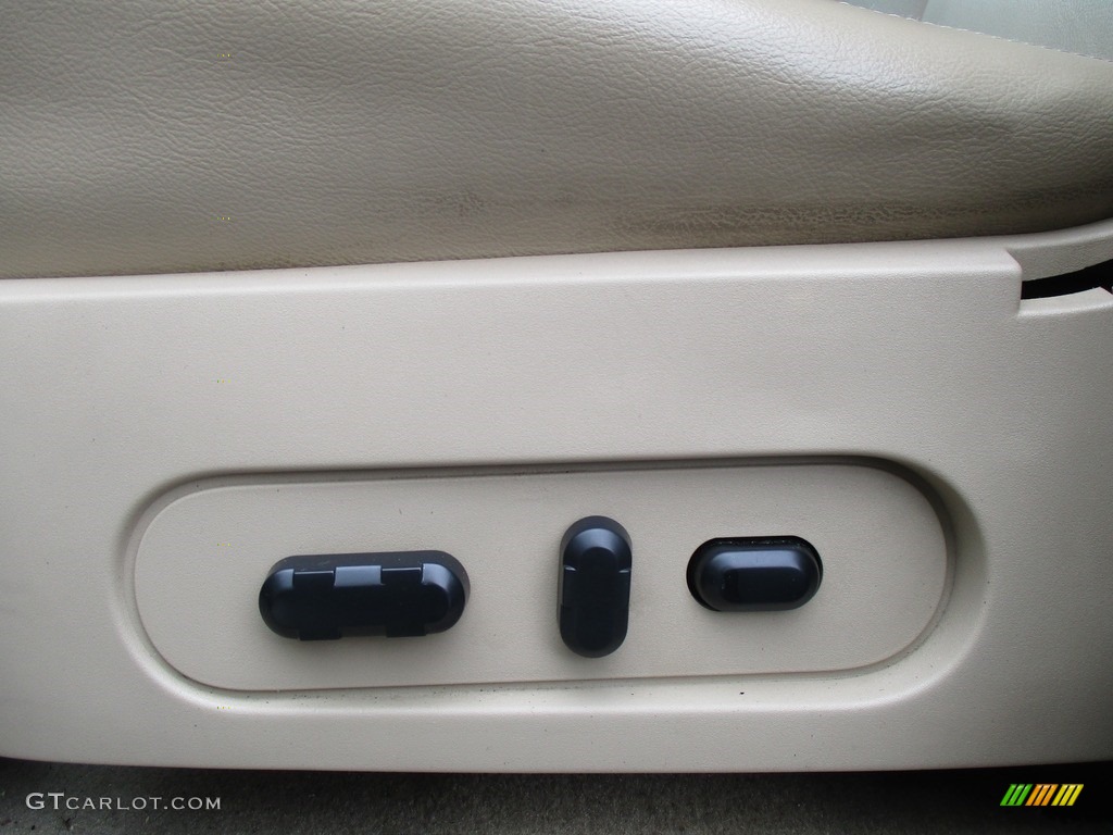 2007 Explorer XLT 4x4 - Dark Stone Metallic / Camel photo #45