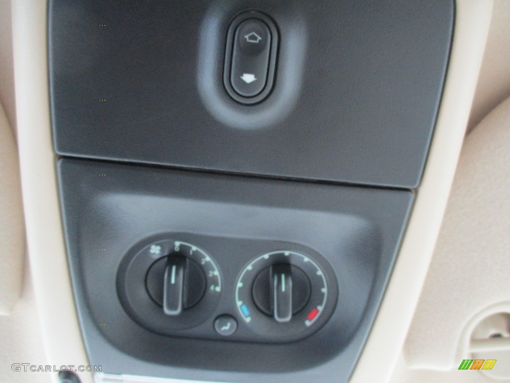 2007 Explorer XLT 4x4 - Dark Stone Metallic / Camel photo #46