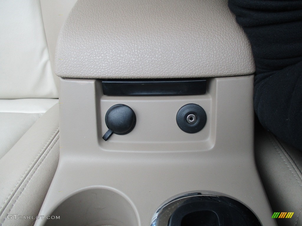 2007 Explorer XLT 4x4 - Dark Stone Metallic / Camel photo #50