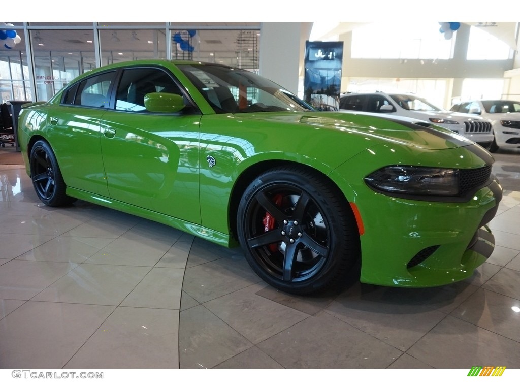 Green Go 2017 Dodge Charger SRT Hellcat Exterior Photo #118395962