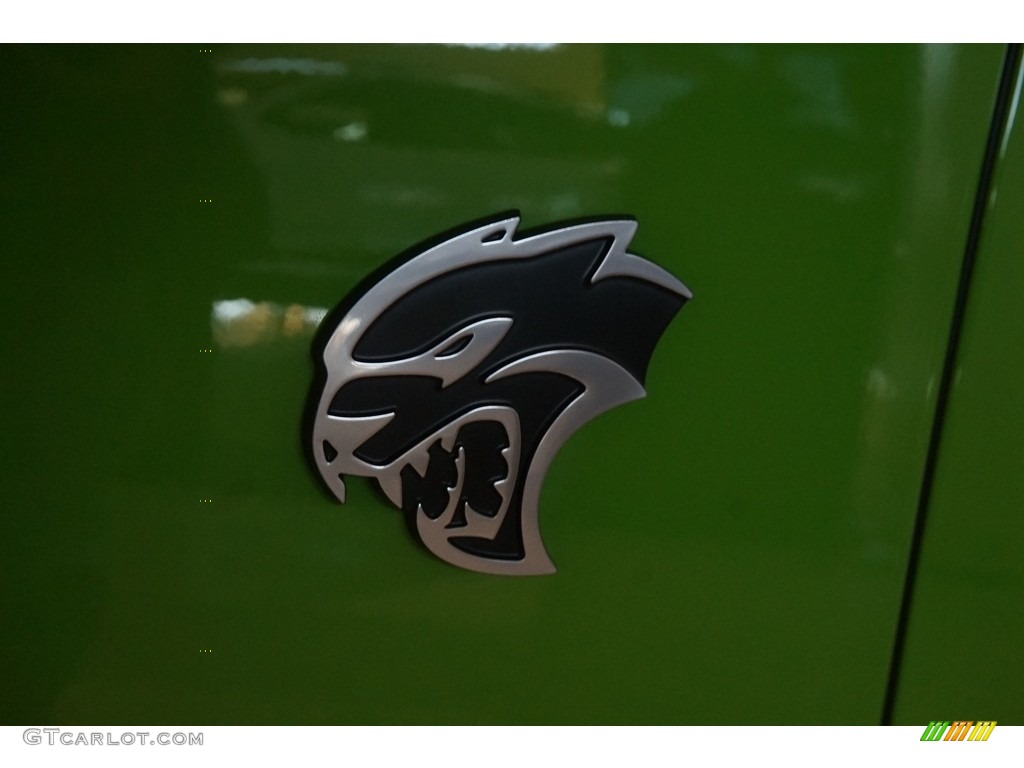 2017 Dodge Charger SRT Hellcat Marks and Logos Photos
