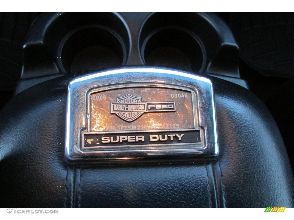 2005 F250 Super Duty Lariat Crew Cab 4x4 - True Blue Metallic / Black photo #27