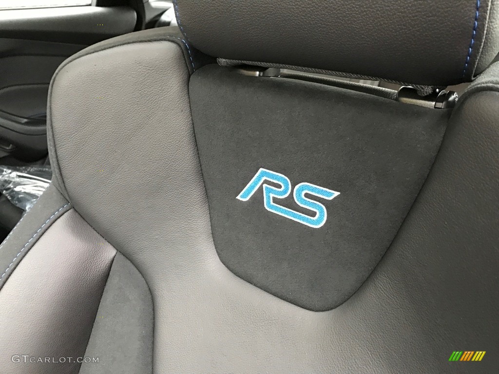 2017 Ford Focus RS Hatch Marks and Logos Photo #118412221