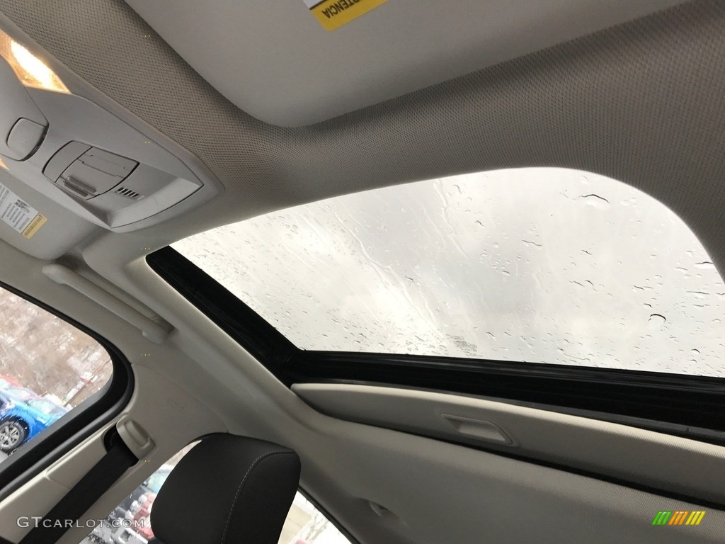 2017 Focus SEL Hatch - Ruby Red / Charcoal Black photo #10