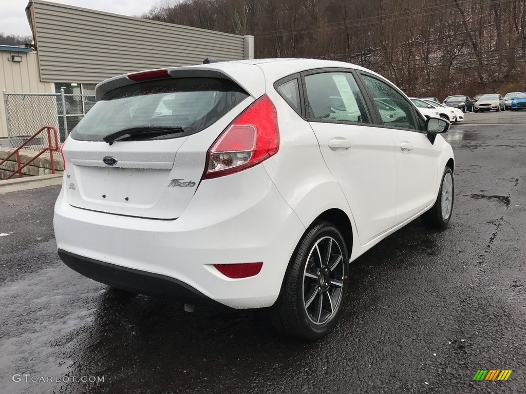 2017 Fiesta SE Hatchback - Oxford White / Charcoal Black photo #4