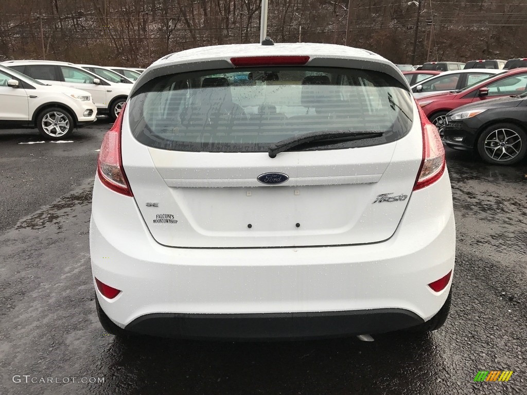 2017 Fiesta SE Hatchback - Oxford White / Charcoal Black photo #5