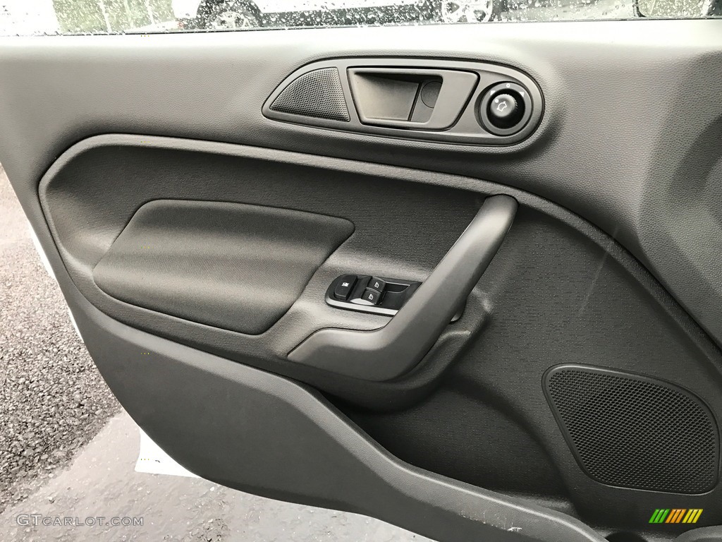 2017 Ford Fiesta SE Hatchback Charcoal Black Door Panel Photo #118414570