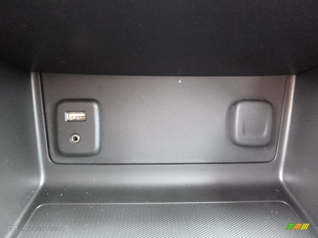 2017 Colorado Z71 Crew Cab 4x4 - Red Hot / Jet Black photo #19