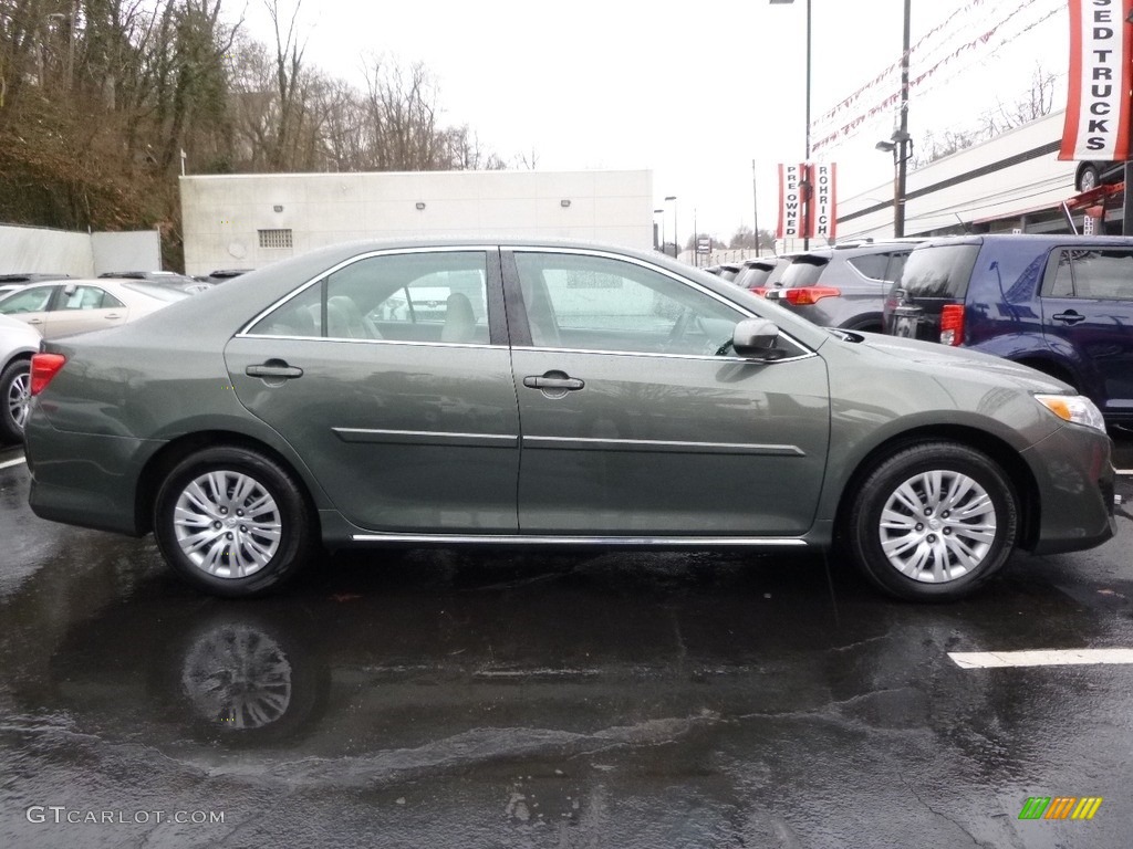 2013 Camry LE - Cypress Green Metallic / Ivory photo #2