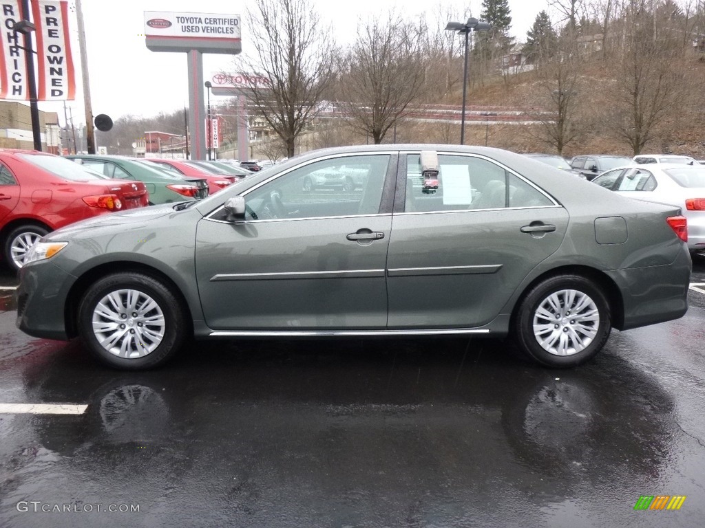 2013 Camry LE - Cypress Green Metallic / Ivory photo #4