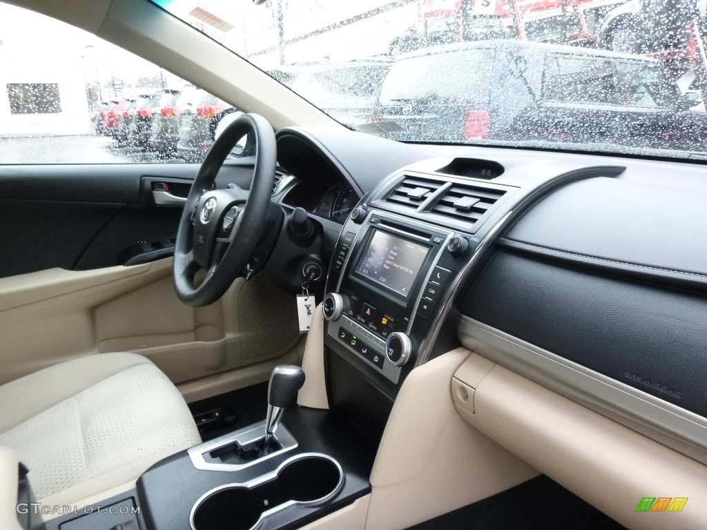 2013 Camry LE - Cypress Green Metallic / Ivory photo #11