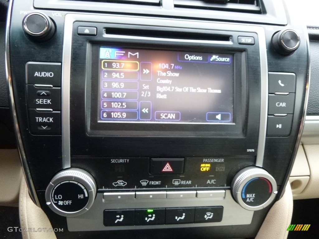 2013 Camry LE - Cypress Green Metallic / Ivory photo #24
