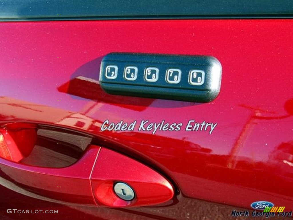 2017 Fiesta SE Sedan - Ruby Red / Medium Light Stone photo #25