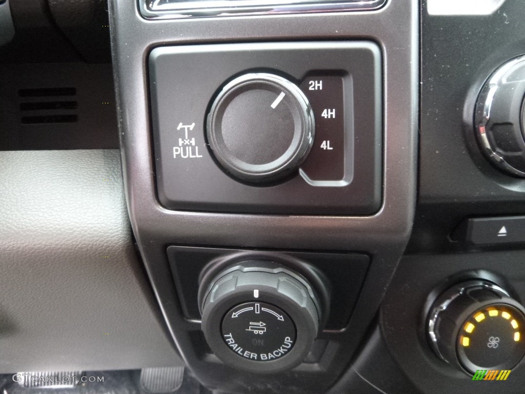 2017 F150 XLT SuperCab 4x4 - Shadow Black / Earth Gray photo #17