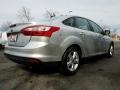 Ingot Silver - Focus SE Sedan Photo No. 7