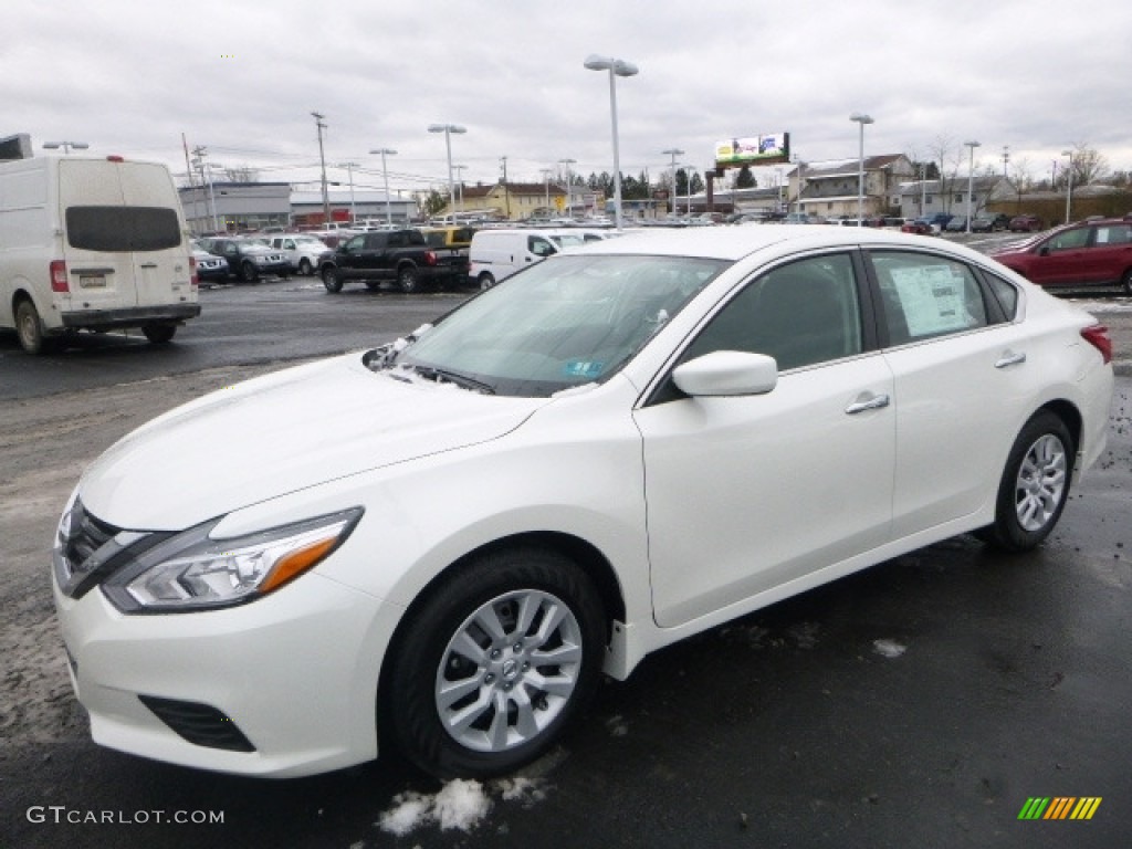 2017 Altima 2.5 S - Pearl White / Charcoal photo #12