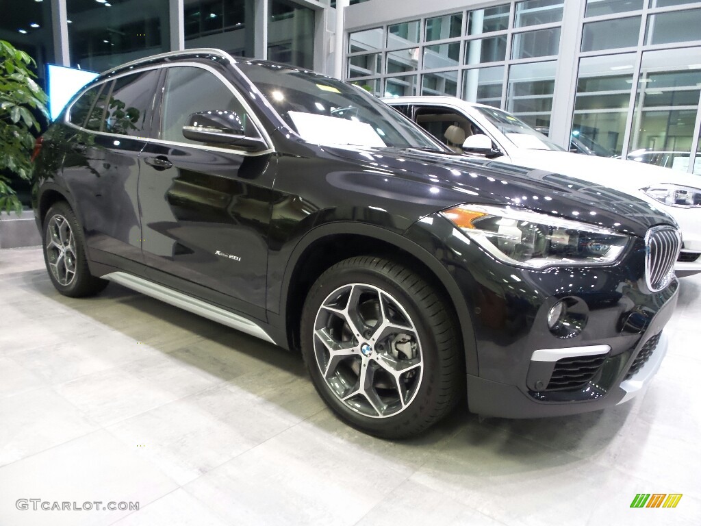 2017 X1 xDrive28i - Black Sapphire Metallic / Black photo #1