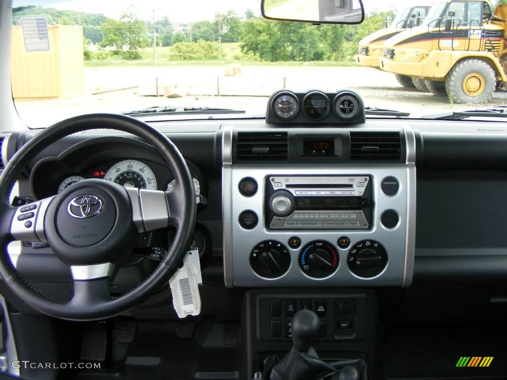 2007 FJ Cruiser 4WD - Titanium Metallic / Dark Charcoal photo #8