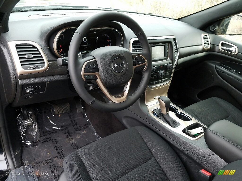 2017 Grand Cherokee Laredo - Diamond Black Crystal Pearl / Black photo #9