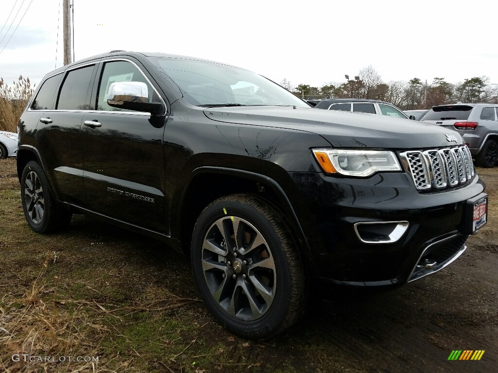 2017 Grand Cherokee Overland 4x4 - Diamond Black Crystal Pearl / Black photo #1