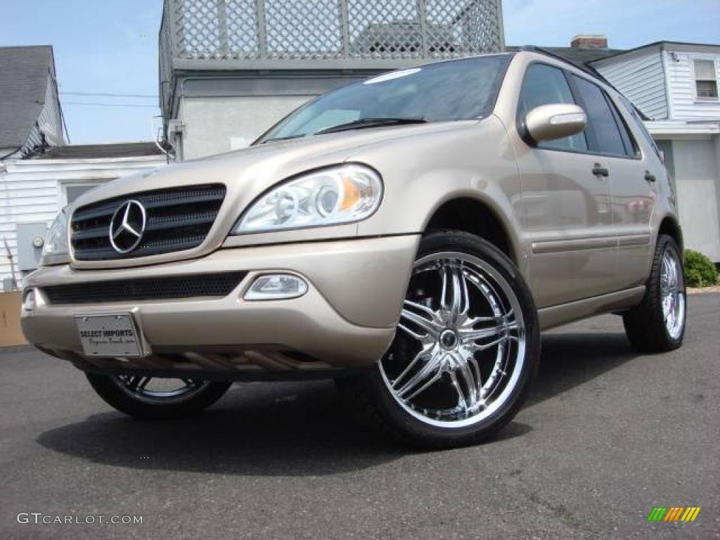 Desert Silver Metallic Mercedes-Benz ML