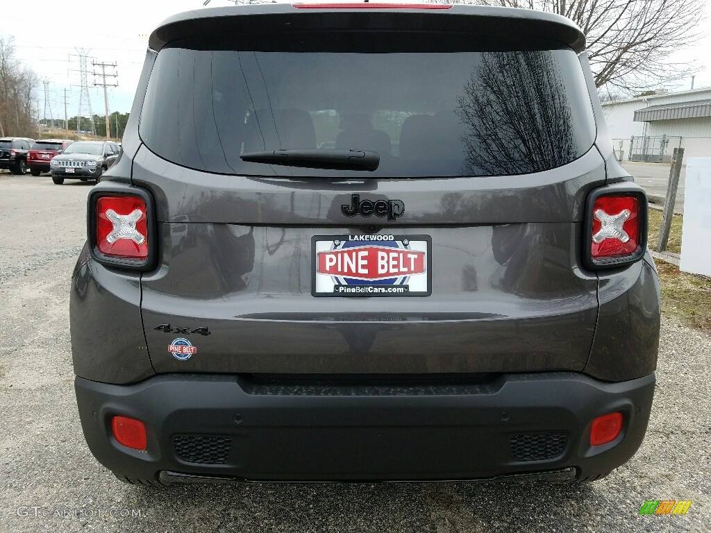 2017 Renegade Altitude 4x4 - Granite Crystal Metallic / Black photo #5