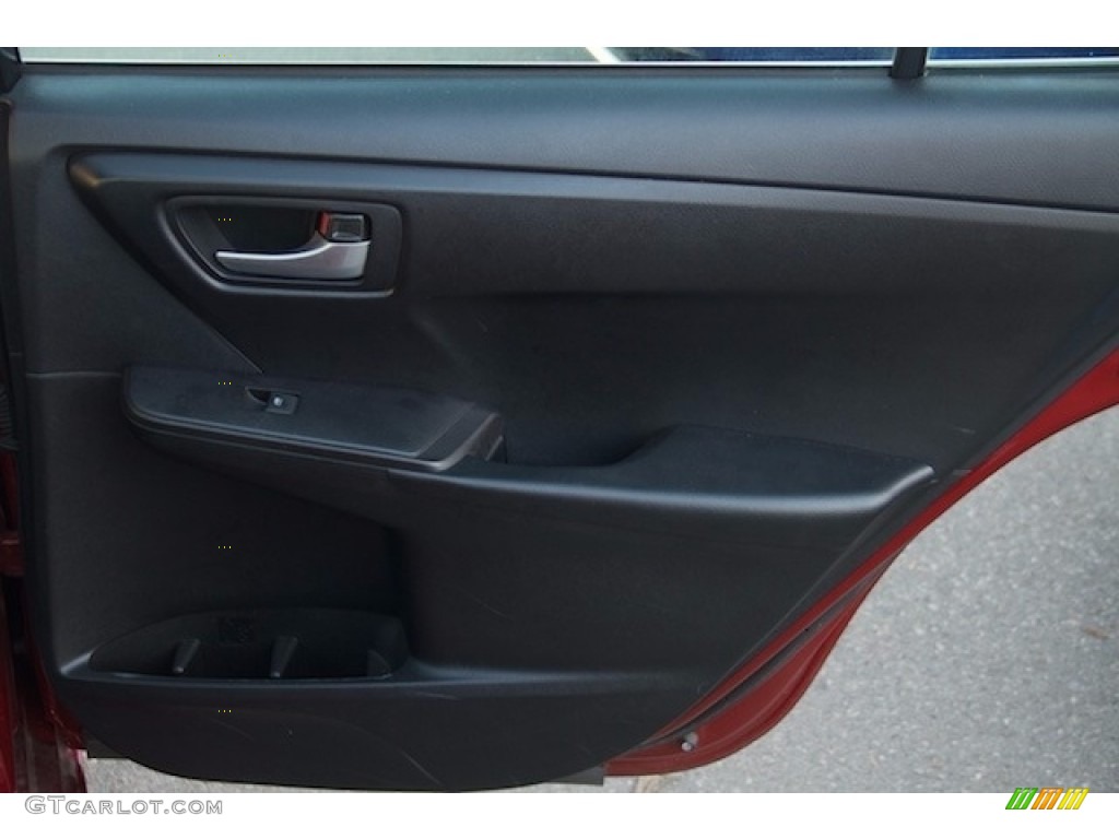 2015 Camry SE - Ruby Flare Pearl / Black photo #23