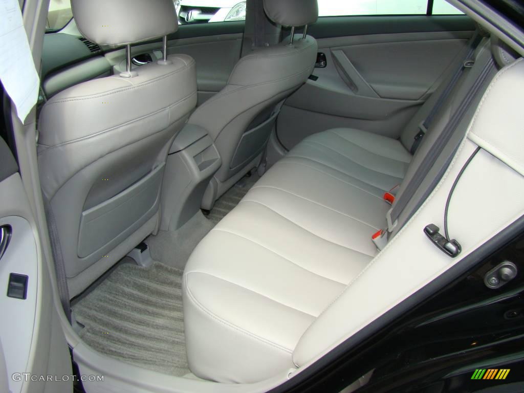 2007 Camry LE V6 - Black / Ash photo #14