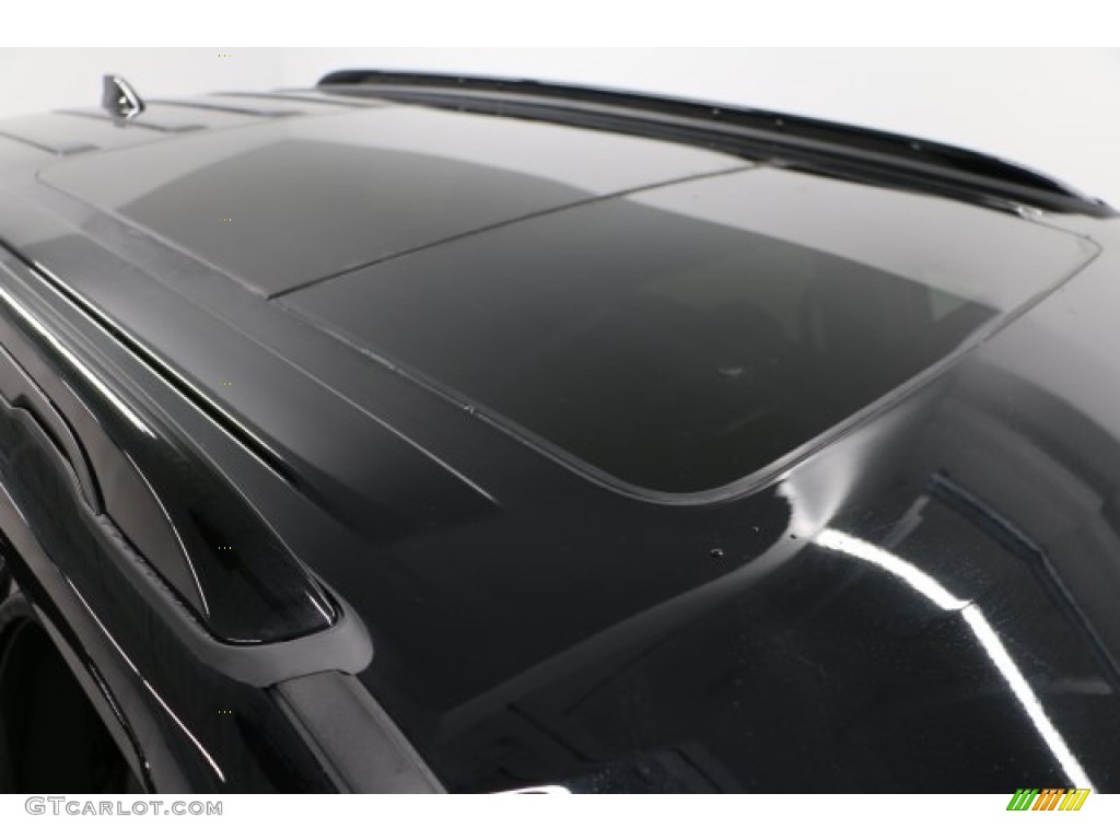 2017 Explorer Sport 4WD - Shadow Black / Ebony Black photo #4