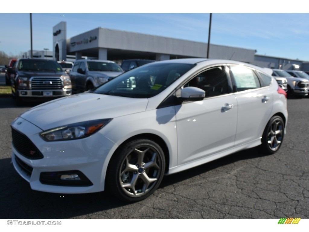 2017 Focus ST Hatch - Oxford White / Charcoal Black photo #3