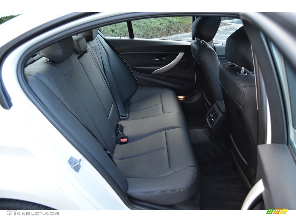 2014 3 Series 320i xDrive Sedan - Mineral White Metallic / Black photo #25