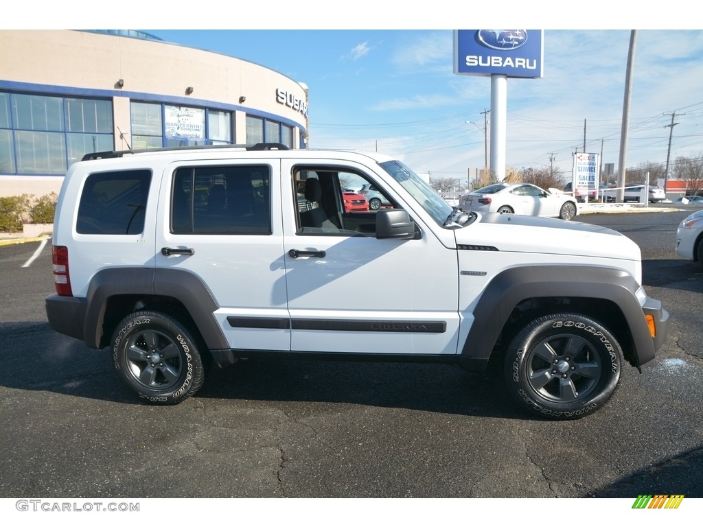 2011 Liberty Renegade 4x4 - Bright White / Dark Slate Gray photo #4