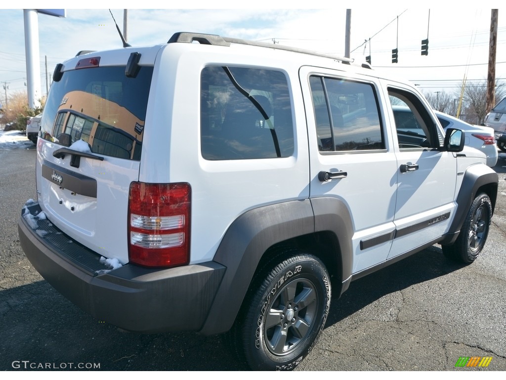 2011 Liberty Renegade 4x4 - Bright White / Dark Slate Gray photo #6