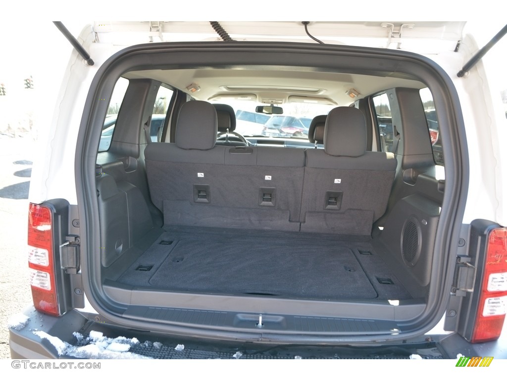 2011 Liberty Renegade 4x4 - Bright White / Dark Slate Gray photo #8