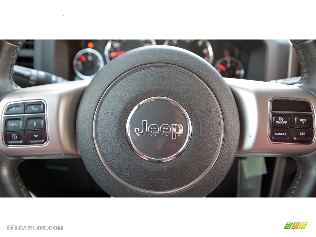 2011 Liberty Renegade 4x4 - Bright White / Dark Slate Gray photo #13