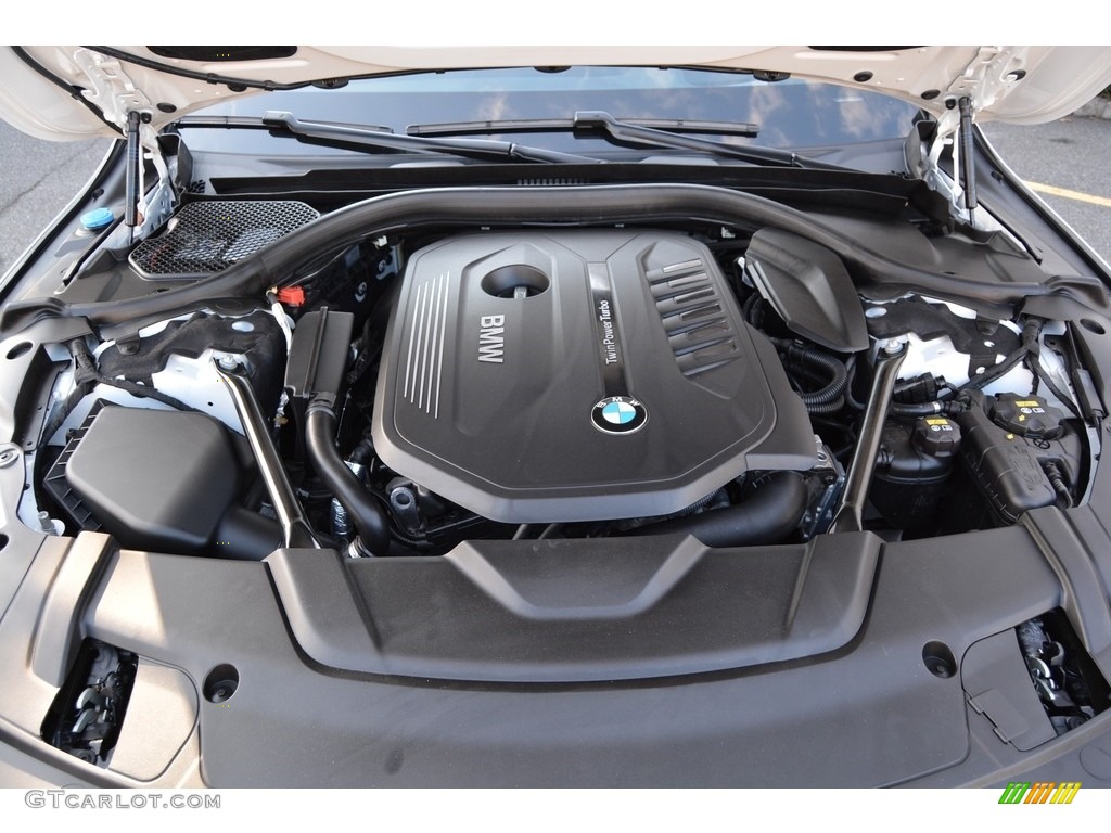 2017 BMW 7 Series 740i xDrive Sedan Engine Photos