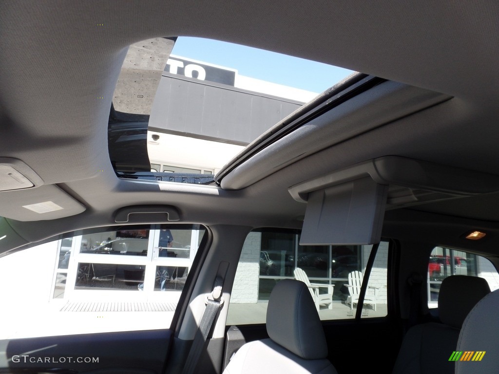 2016 Pilot Elite AWD - Crystal Black Pearl / Gray photo #11