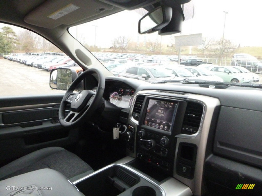 2017 1500 Big Horn Crew Cab 4x4 - True Blue Pearl / Black/Diesel Gray photo #11