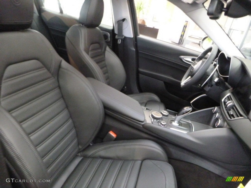 Black Interior 2017 Alfa Romeo Giulia Ti AWD Photo #118472337