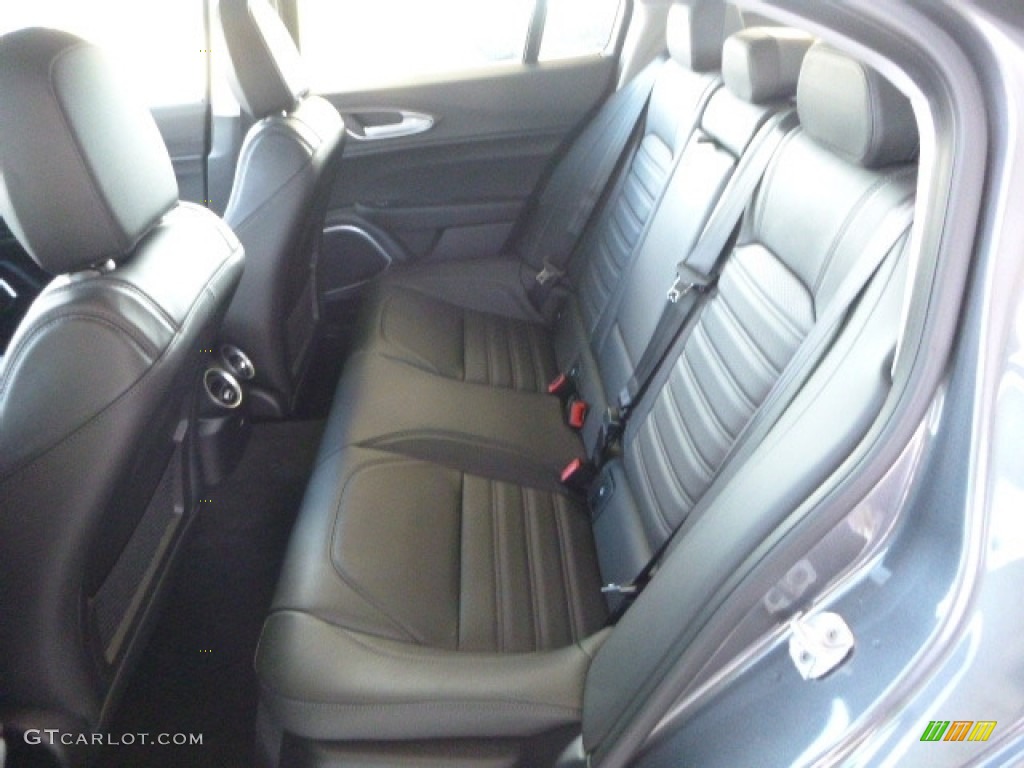 Black Interior 2017 Alfa Romeo Giulia Ti AWD Photo #118472708